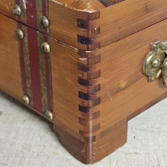 Antique Wood Cedar Jewelry Trinket Chest Box Dove Tail Brass Straps Mirror - Picture 14 of 16